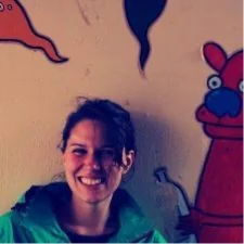 Anna Küchler expertly assisted Julia Riley with her tree skink studies and cognition experiments.